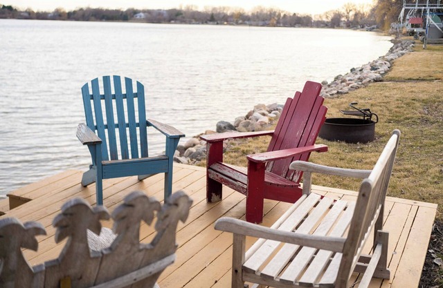 MINNeSTAY* Water's Edge Retreat