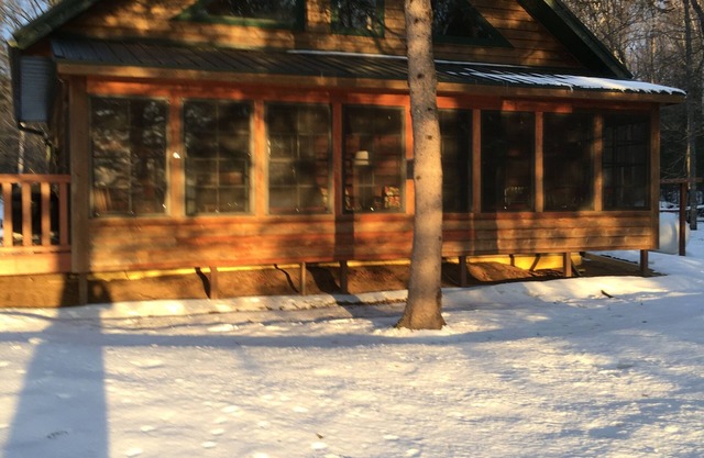 Minocqua Lac du Flambeau WI Northwoods Log Loft Cabin on Amber Lake