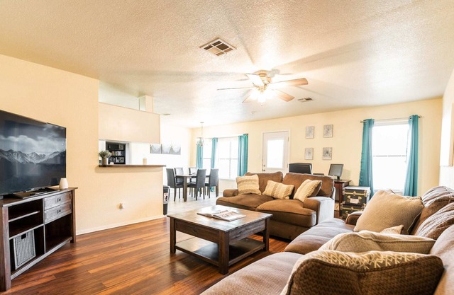 The Amethyst Hideaway- South Killeen