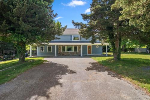 Mins to Nauset Beach & Walkable to Town