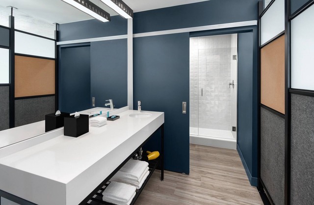 Minutes from Atlantic Avenue with Pool, Pet Friendly