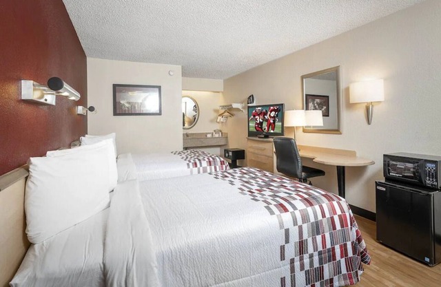 Minutes from Buffalo Niagara International Airport! Pets are Allowed for FREE!