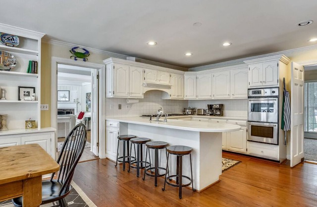 Holly Harbor Court - Waterfront Perfection!