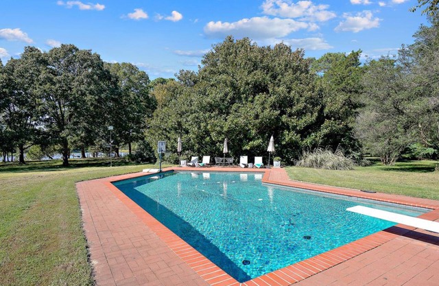 Minutes from Downtown Easton and St. Michaels | Kayaks | Pool | Private Dock