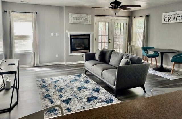 Minutes from Sentara Hospital and Langley AFB!