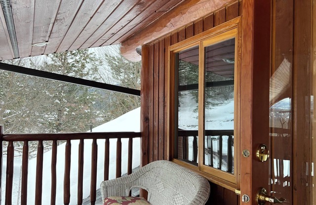 Minutes from the sandy beaches of Lake Roosevelt & the Colville National Forest