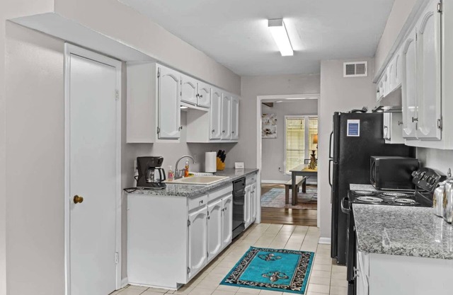 Minutes from Tiger Stadium! South Campus Hideaway