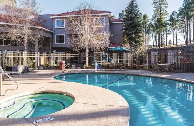 Minutes from Walkup Skydome and Lowell Observatory! Parking is FREE! Pool!