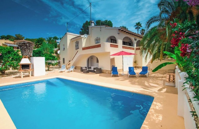 Miquel - schönes Ferienhaus mit Garten und privatem Pool in Moraira