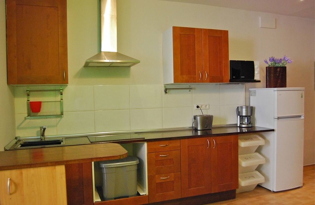 MIRABARNA Patio 2 - near Sagrada Familia - Private / Professional Cleaning /WiFi