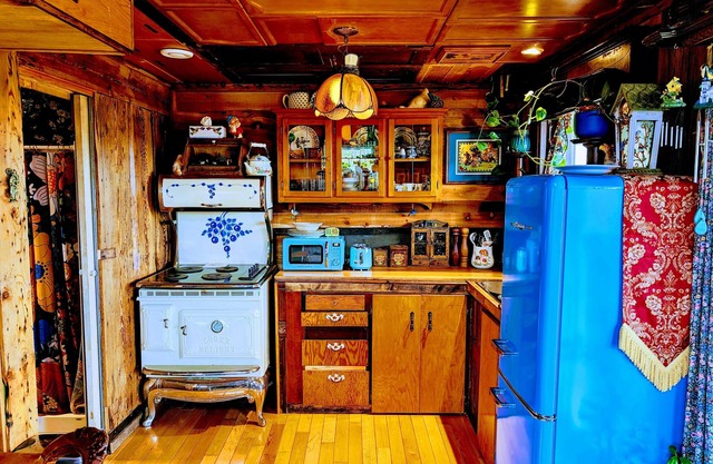 Miracles on Polly- Memory Lane Cabin