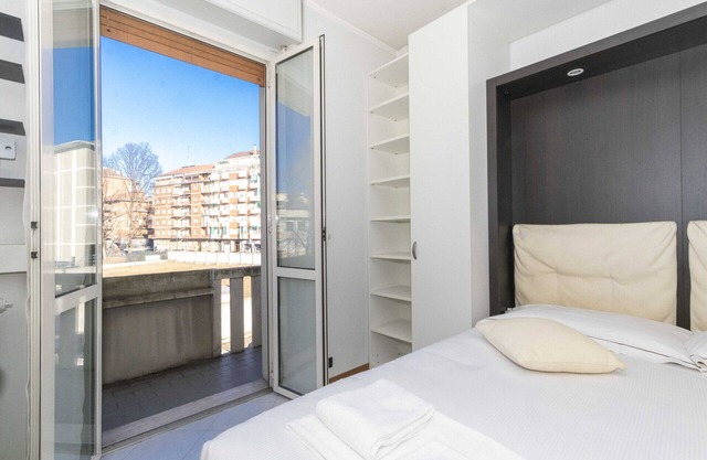 Mirafiori BalconyApt x2 FREE PARKING