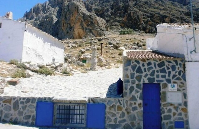 Mirasierra Cave