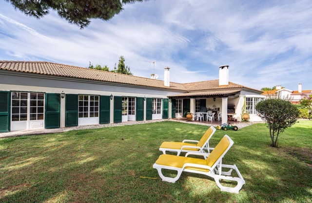Miro Villa, Meco, Sesimbra