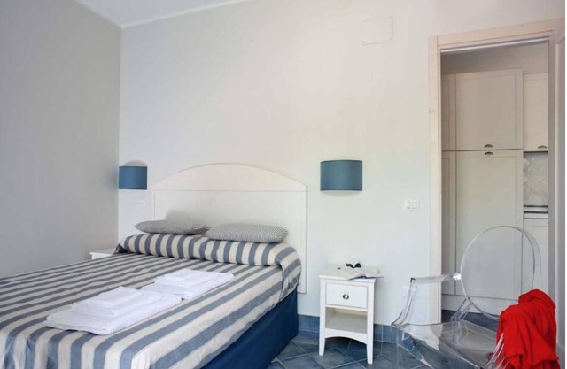 Mirto Wohnung in der Residence le Ruve Bianche mit Schwimmbad und Privatstrand