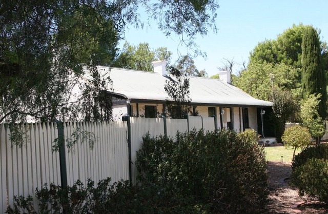Miss Mabel Cottage · Burra - Historic