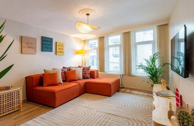 Missafir House with Refreshing Garden in Besiktas