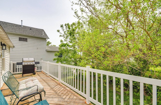 Mississippi River Retreat w/Views: Walk to Water