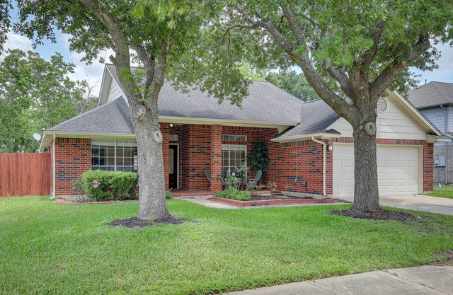 Missouri City Home w/ Grill & Fenced Yard!