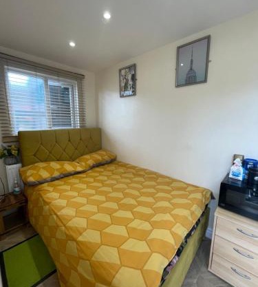 Mitcham Let 11
