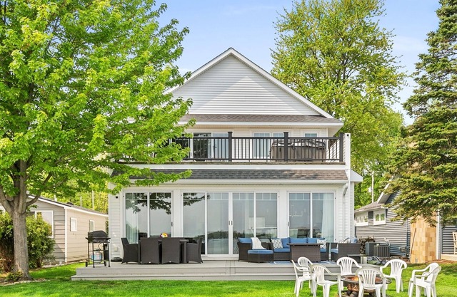 The Mitten Luxury on Gun Lake