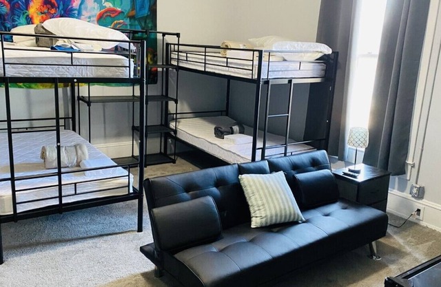 Luxury Double Room Suite, private bathroom! r4