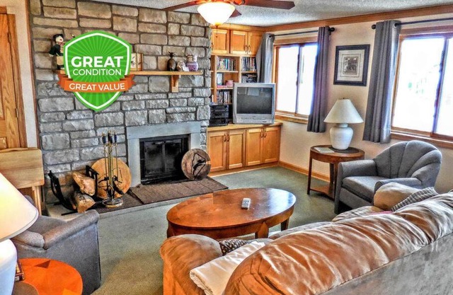 ML246 Spacious Condo Mtn & Lake views fireplace