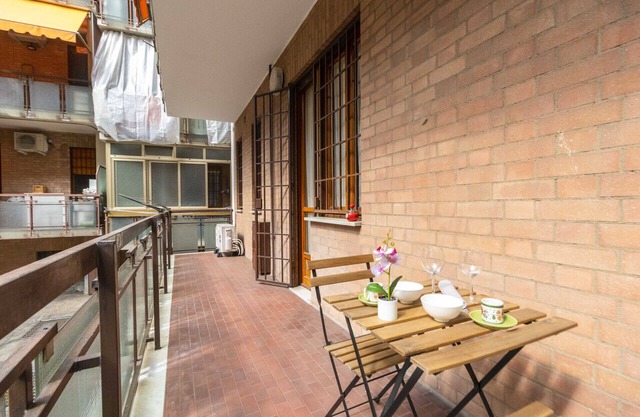 MM Pozzo Strada! Cozy Two Bedroom Apartment x4 & Balcony