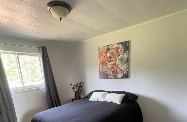 Mo & Flo’s Place- Pet Friendly!