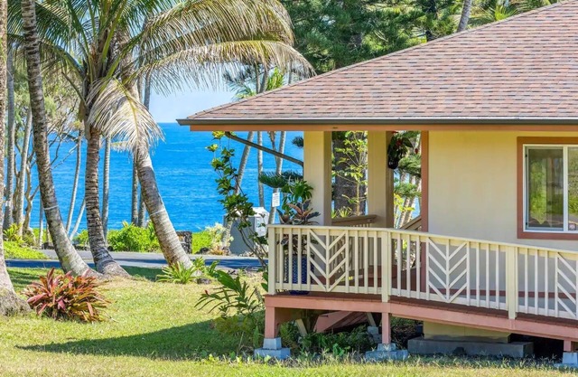 Moana Imaku - Ocean View Home w/ ADA Features