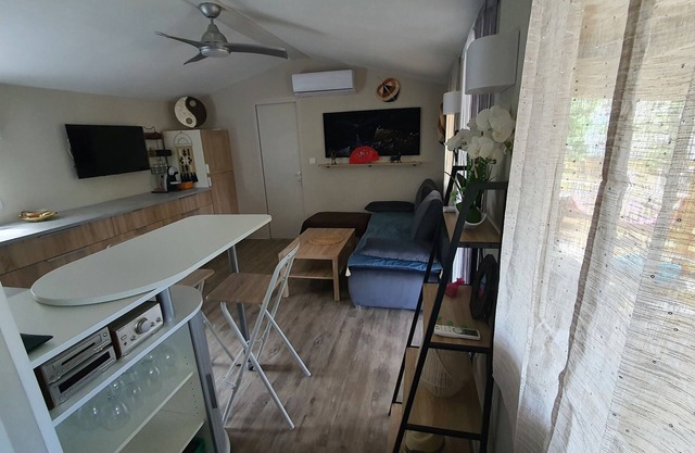 Mobil-home Dans Parc Résidentiel Calme et Verdoyant