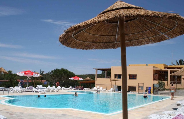 Mobilehome with pool and safe