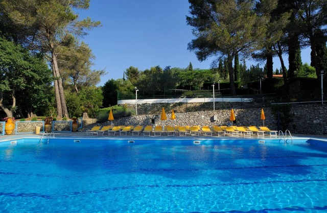 Mobile Home in Ferienresidenz mit Pool