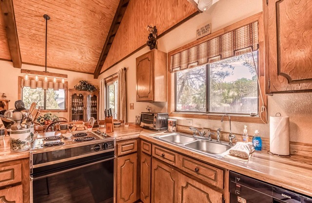 Mockingbird Cabin