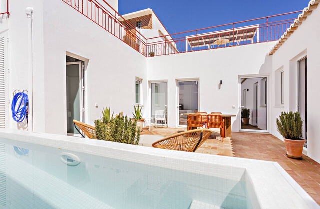 Modern, w/ pool and terrace