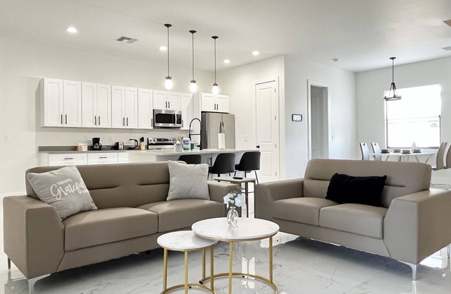 Mod Vacation Home!