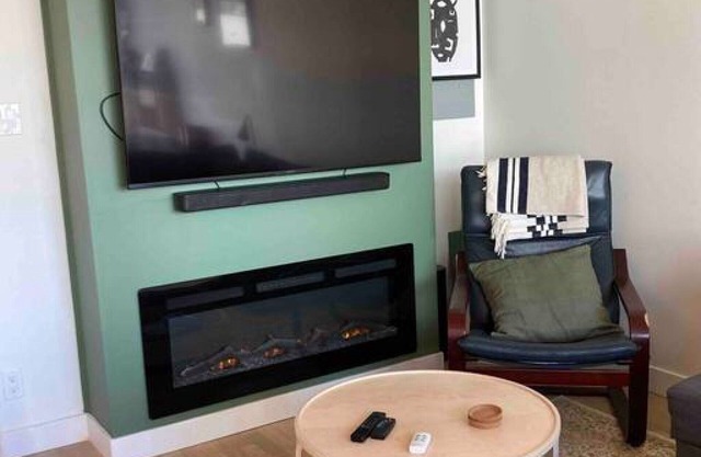 Modern 1 Bed Condo in the heart of Vancouver