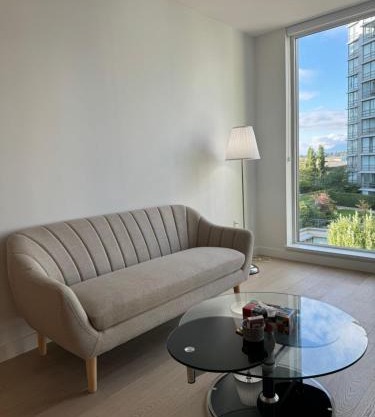 Modern 1-bed Condo in Richmond