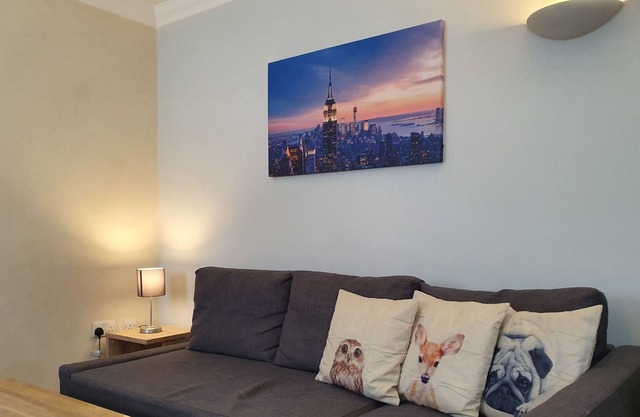 Modernes 1 Bett in der Altstadt. Ideal für Essen & Trinken!