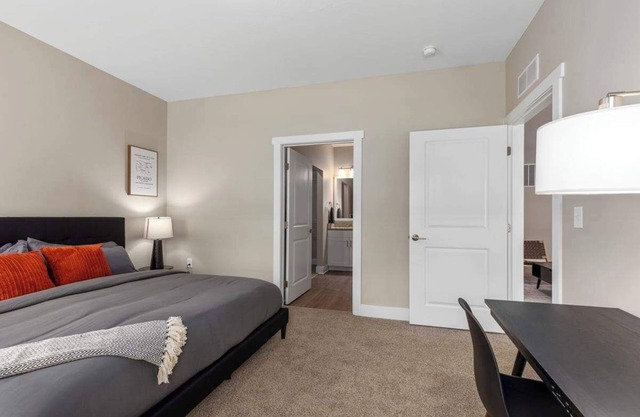 Modern 16BR 16BA Condos w Garage and Patio