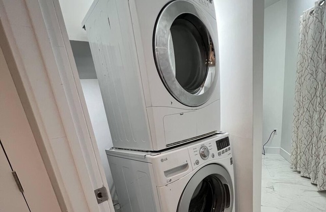 Modern 1BHK guest suite