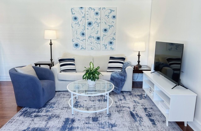 Modern 1BR apartment in the heart of historic downtown Wilmington, NC