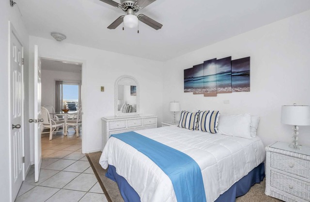Modern 1BR Apt w/ private balcony!