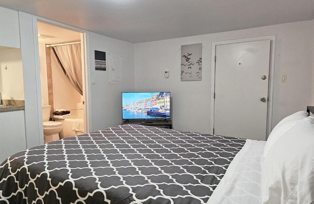 Modern 1BR at Downtown