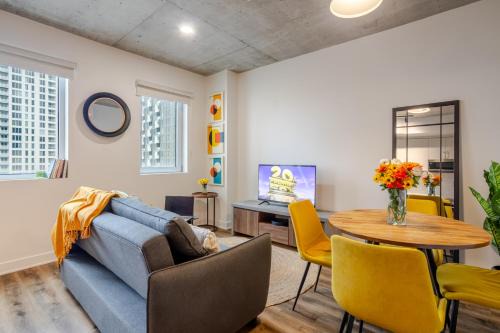 Modern 1BR in downtown