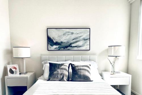 Modern 1BR in Heart of UTC - Close to Beaches, Shopping, Dining, UCSD