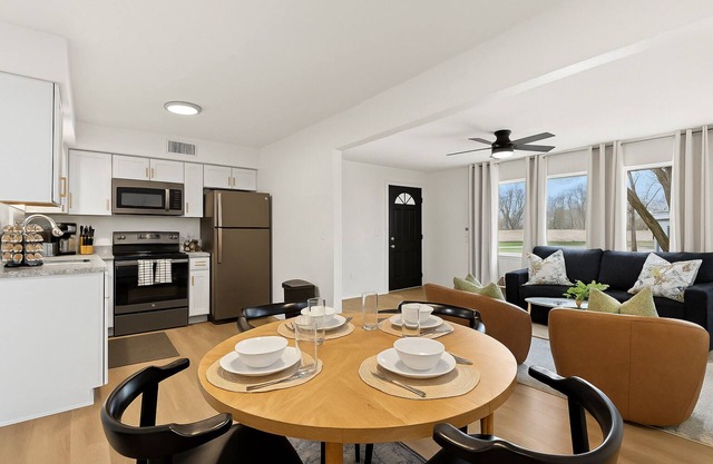 Modern 1BR Upper Flat in Royal Oak
