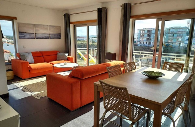 Modernes 2-Bettzimmer mit großem Balkon - Pool- und Meerblick, Sonne den ganzen Tag