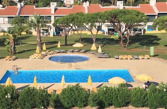 Casa Carvos, Wunderschön renovierte Luxuswohnung Vila Sol Village Golf Resort.