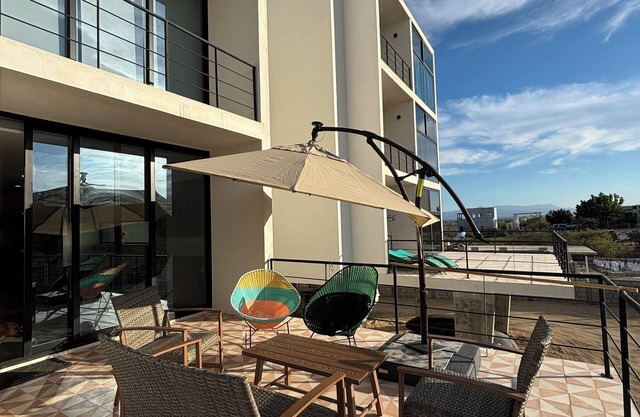 Casa Ventosos (Calypso 102). Modern Comfortable 2 bed, 2 bath, 1st floor condo.